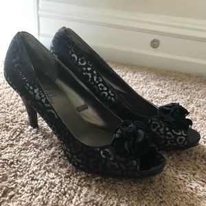 Super cute black heels